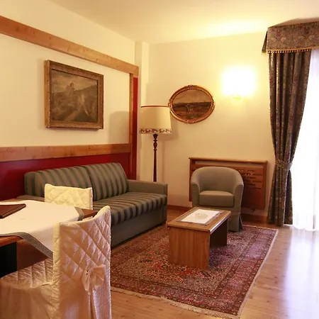 G. Hotel Des Alpes San Martino Di Castrozza Room photo