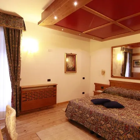 G. Hotel Des Alpes San Martino Di Castrozza Room photo